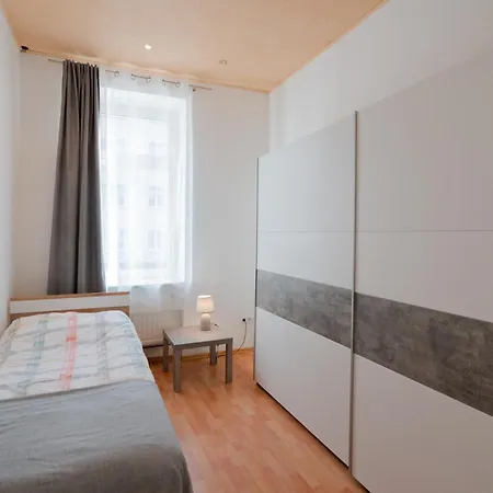Bessemer - Charming With Garden * Wenen