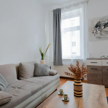 Vakantiehuis Bessemer - Charming With Garden *