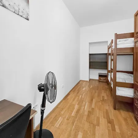 Elegant 3-bedroom Getaway With Balcony For Groups Up To 7 * Vienna