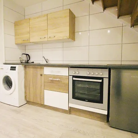 Privatunterkunft Comfortable In Akh Area *