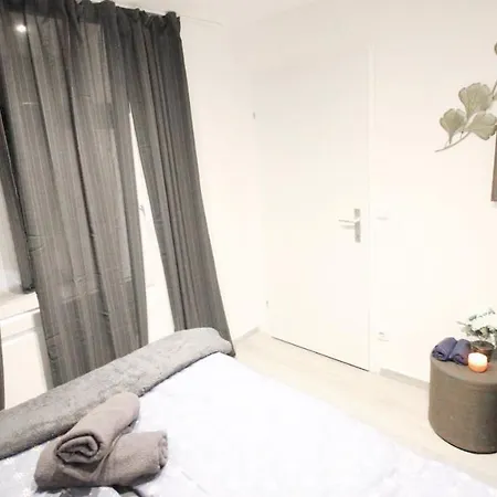 Comfortable In Akh Area Privatunterkunft