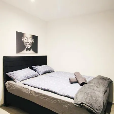 Privatunterkunft Comfortable In Akh Area *