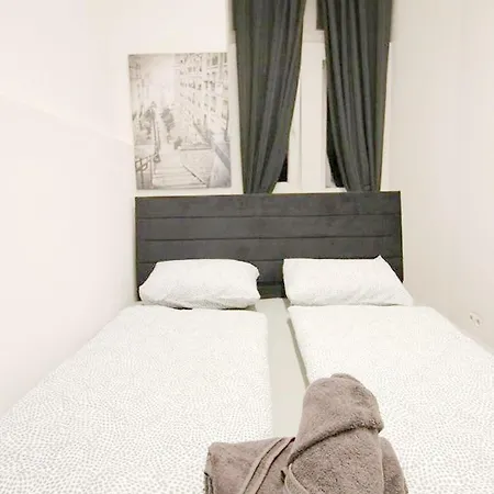 Privatunterkunft Comfortable In Akh Area *