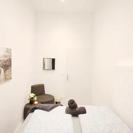 Comfortable In Akh Area Homestay