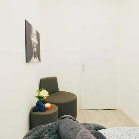 Comfortable In Akh Area