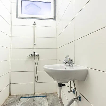 Hostel Near Schoenbrunn - Economy In Shared At Meidling Train Station