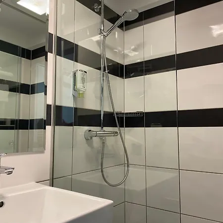 Design & Budget Schoenbrunn Hotel 3*