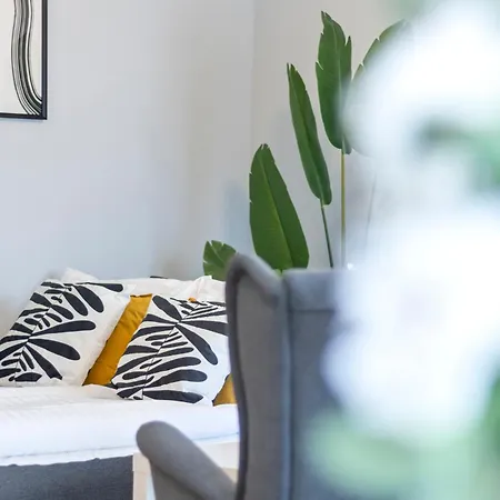 Free Parking I Balcony I 5 Min To Train Station * Vienna