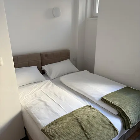 Schoene 3-br 1 Minute Zur U-bahn Vienna