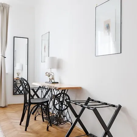 Papageno Aparthotel *