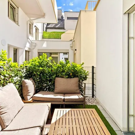Apartment Balkon I Parkplatz I 5 Minuten Zum Einkaufszentrum I Schnelles Wlan *