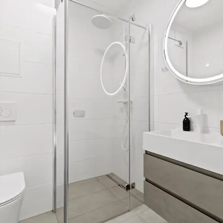 Balkon I Parkplatz I 5 Minuten Zum Einkaufszentrum I Schnelles Wlan Apartment Wien
