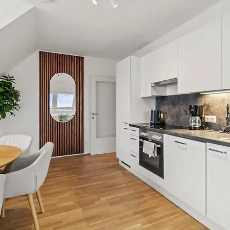 Apartment Fast Wifi - 3 Min Walk To Metro - On-site Parking For 19,90 Eur