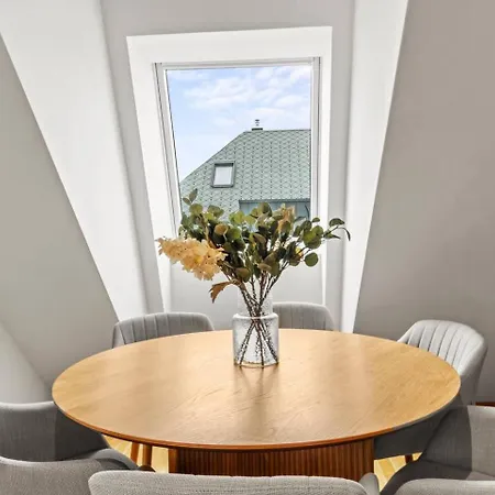 Appartement Fast Wifi - 3 Min Walk To Metro - On-site Parking For 19,90 Eur Vienne