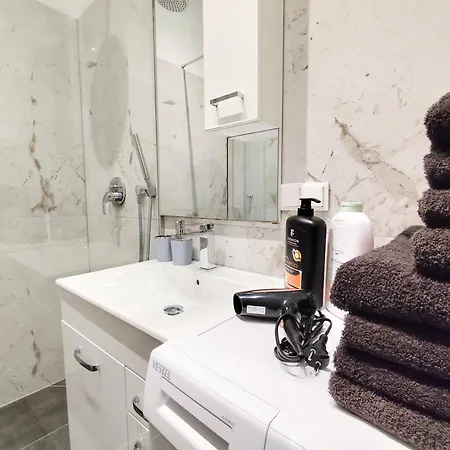 Cozy 2 In Location With Free Parking Apartment Vienna