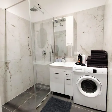 Cozy 2 In Location With Free Parking * Vienna