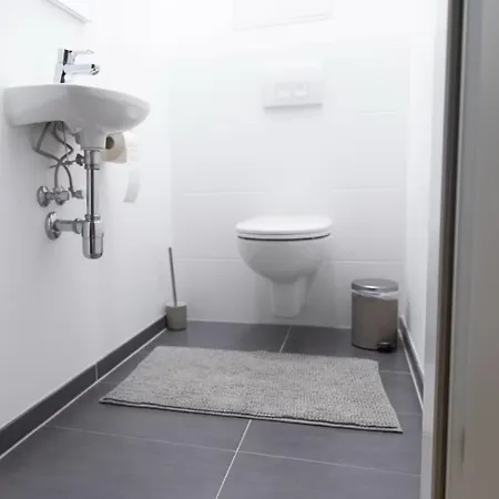 Fast Wifi - 3 Min Walk To Metro - On-site Parking For 19,90 Eur Vienne