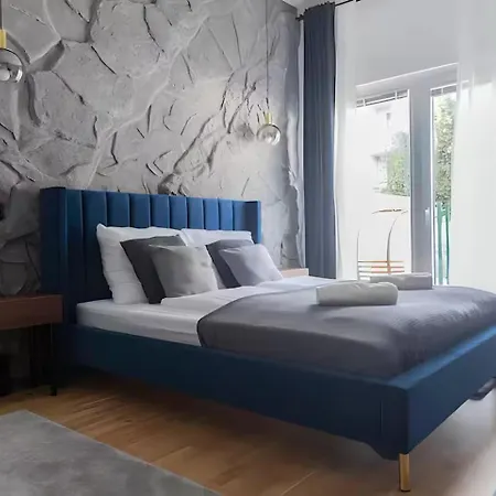 Fast Wifi - 3 Min Walk To Metro - On-site Parking For 19,90 Eur