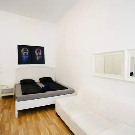 Cozy Lg4 * Vienna