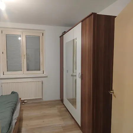 I Give My 2 Roms Apartment