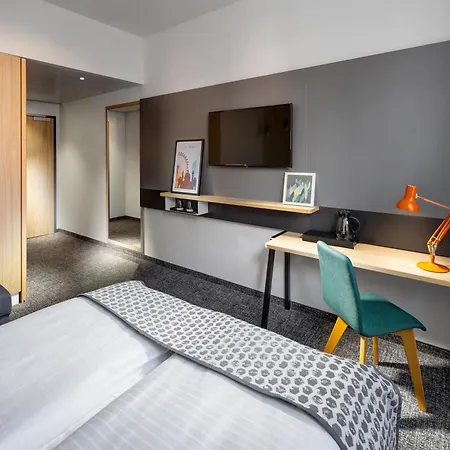 Clarion South Hotel