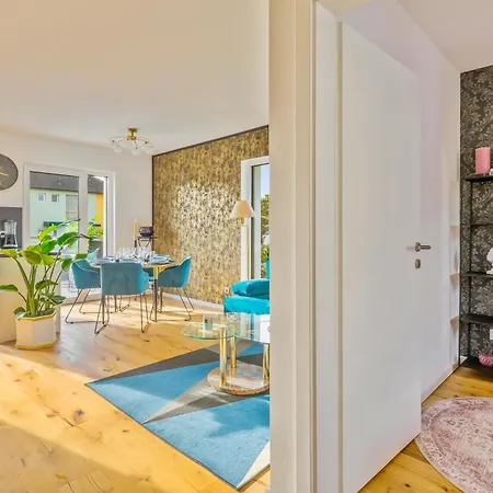 Black - Whirlpool Terrace - Free Parking - Wifi Apartment