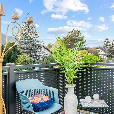Black - Whirlpool Terrace - Free Parking - Wifi