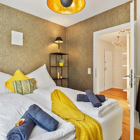 Yellow - Whirlpool Garden - Free Parking - Wifi