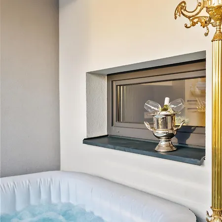Yellow - Whirlpool Garden - Free Parking - Wifi Apartment