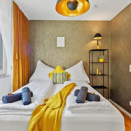 Apartment Yellow - Whirlpool Garden - Free Parking - Wifi