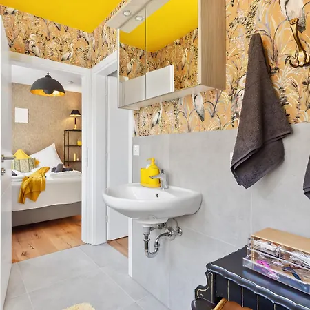 Yellow - Whirlpool Garden - Free Parking - Wifi Apartment