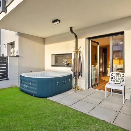 Apartment Yellow - Whirlpool Garden - Free Parking - Wifi