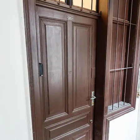 Apartment 1110