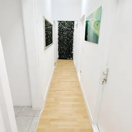 Comfortable In Lugner City Area Privatunterkunft *