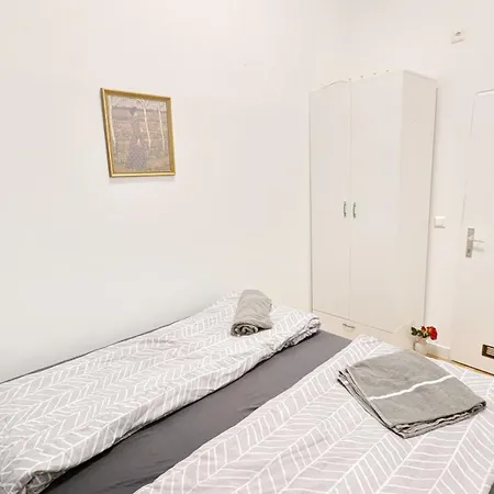 Comfortable In Lugner City Area Privatunterkunft *