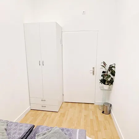 Comfortable In Lugner City Area Privatunterkunft