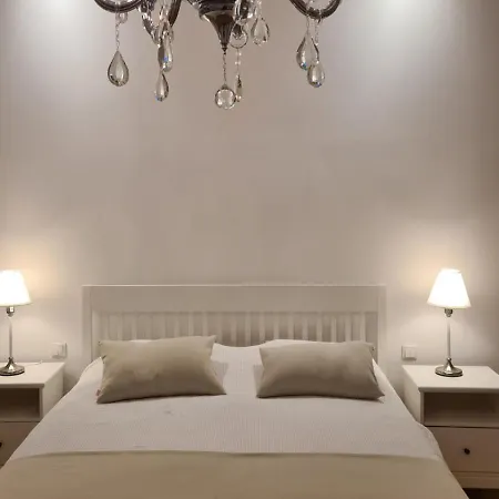 Schoenbrunn Apartment