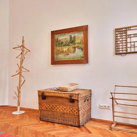 Slow Living I Schoenbrunn Und Park Naehe I Penzing Bahnhof Apartment Vienna