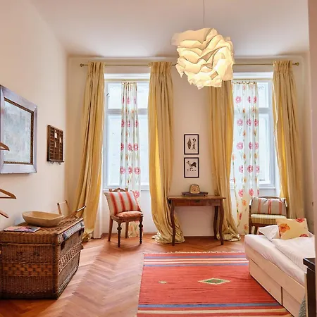 Slow Living I Schoenbrunn Und Park Naehe I Penzing Bahnhof Apartment