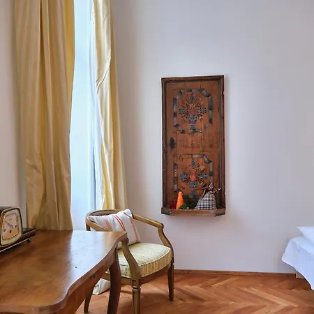 Slow Living I Schoenbrunn Und Park Naehe I Penzing Bahnhof Apartment *