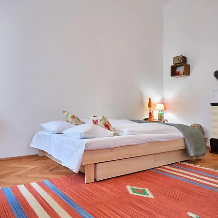 Apartment Slow Living I Schoenbrunn Und Park Naehe I Penzing Bahnhof Vienna