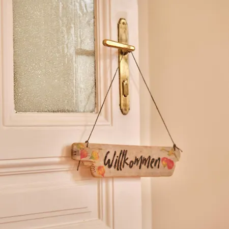 Slow Living I Schoenbrunn Und Park Naehe I Penzing Bahnhof Apartment Vienna