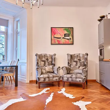 Slow Living I Schoenbrunn Und Park Naehe I Penzing Bahnhof Apartment Vienna