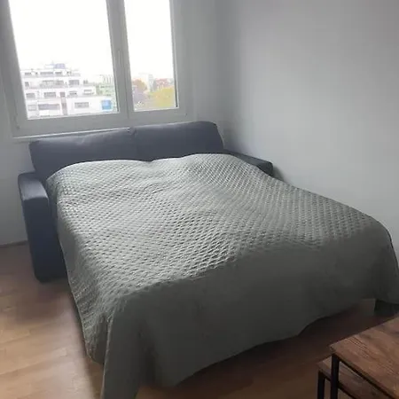 Gemuetliche 3sz-wohnung In 1220 アパート