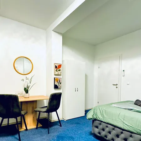 Bright Stay, 7br Shared Only 13min To Belvedere Palace