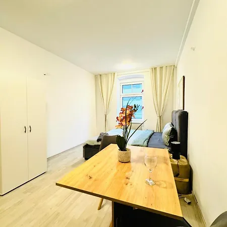 Bright Stay, 7br Shared Only 13min To Belvedere Palace * Vienna