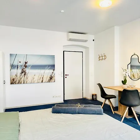Bright Stay, 7br Shared Only 13min To Belvedere Palace