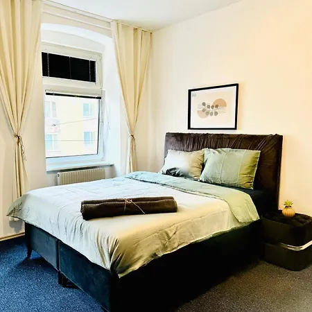 Bright Stay, 7br Shared Only 13min To Belvedere Palace