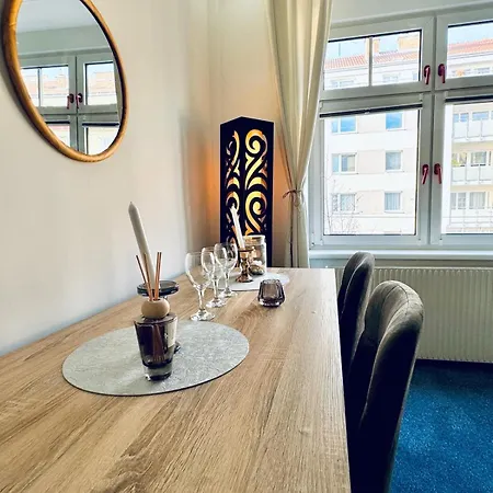 Bright Stay, 7br Shared Only 13min To Belvedere Palace Apartamento