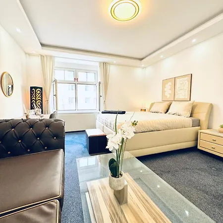 Bright Stay, 7br Shared Only 13min To Belvedere Palace * Vienna